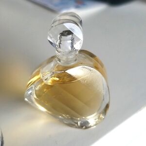 5/$25 Vintage Elizabeth Arden Untold Eau de Parfum Mini 0.17 oz Faceted Bottle